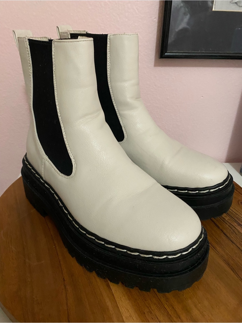 Esprit Stormi Cream White Chelsea Lug Sole Boots Platform Ankle Booties